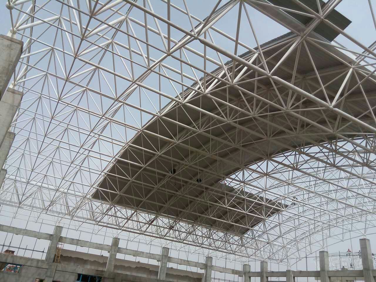 普兰店青岛一汽网架
